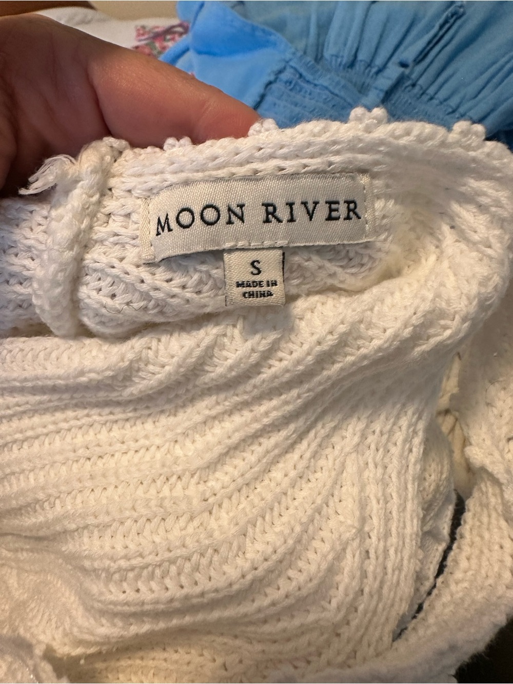 Moon River Tuckernuck White Crochet V‑Neck Maxi Dress - Picture 4 of 4